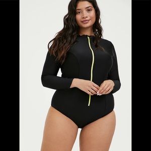 Torrid BLACK ZIP FRONT RASH GUARD ONE-PIECE SWIMSUIT